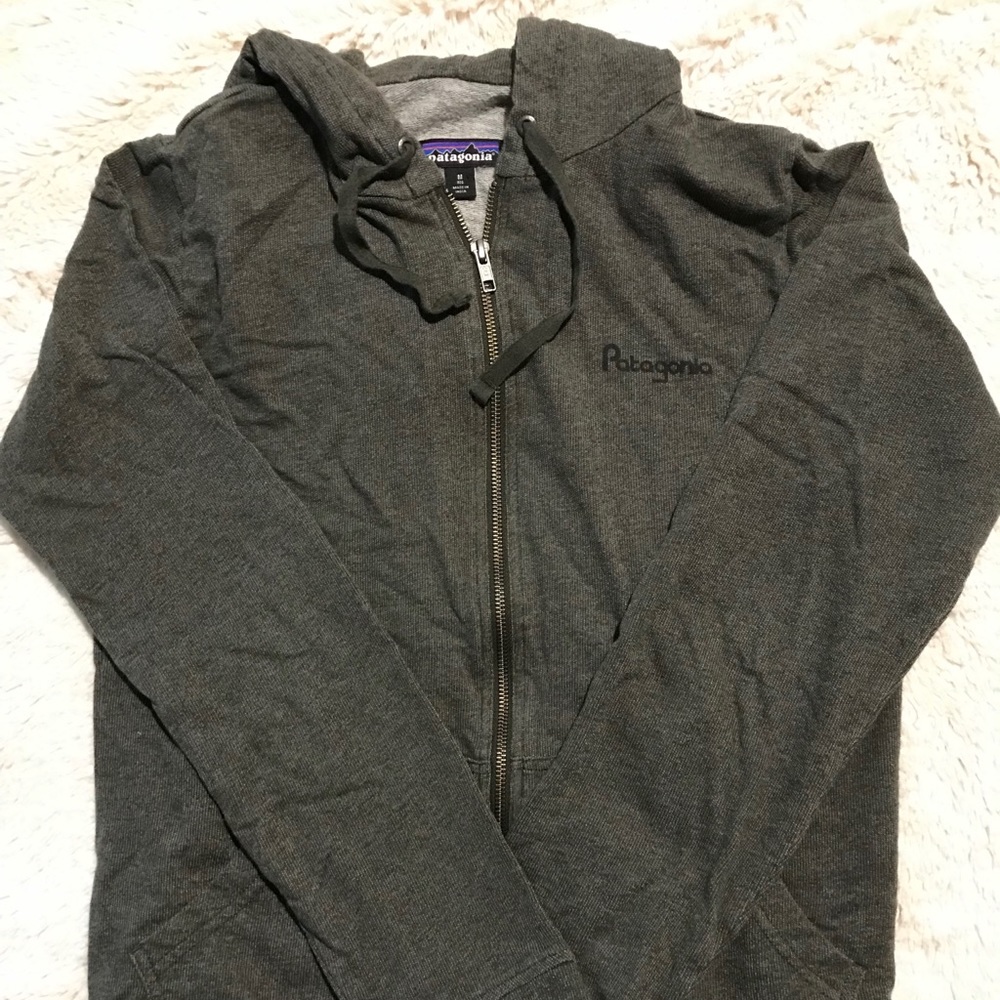 Patagonia women’s zip up size medium